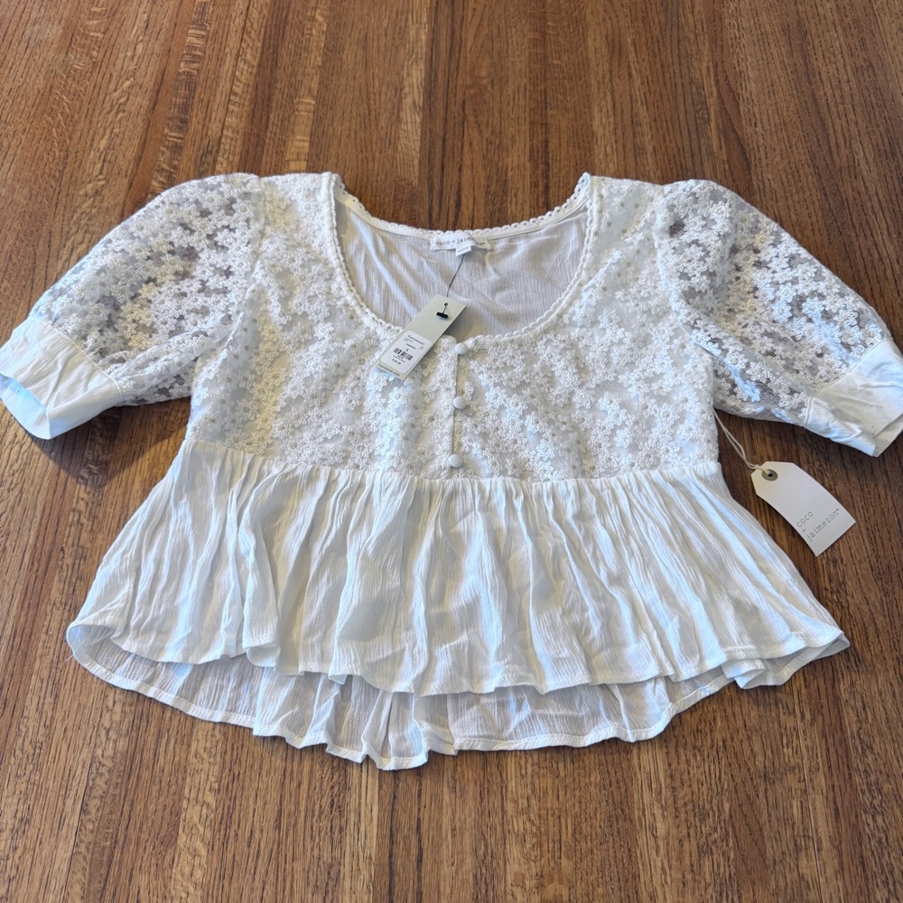 NWT Women’s COCO + JAIMESON white top, size small, retails for $46